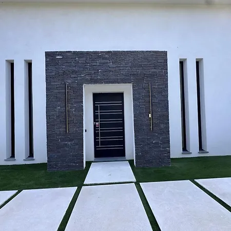 بيت للعطل California Baia باندول